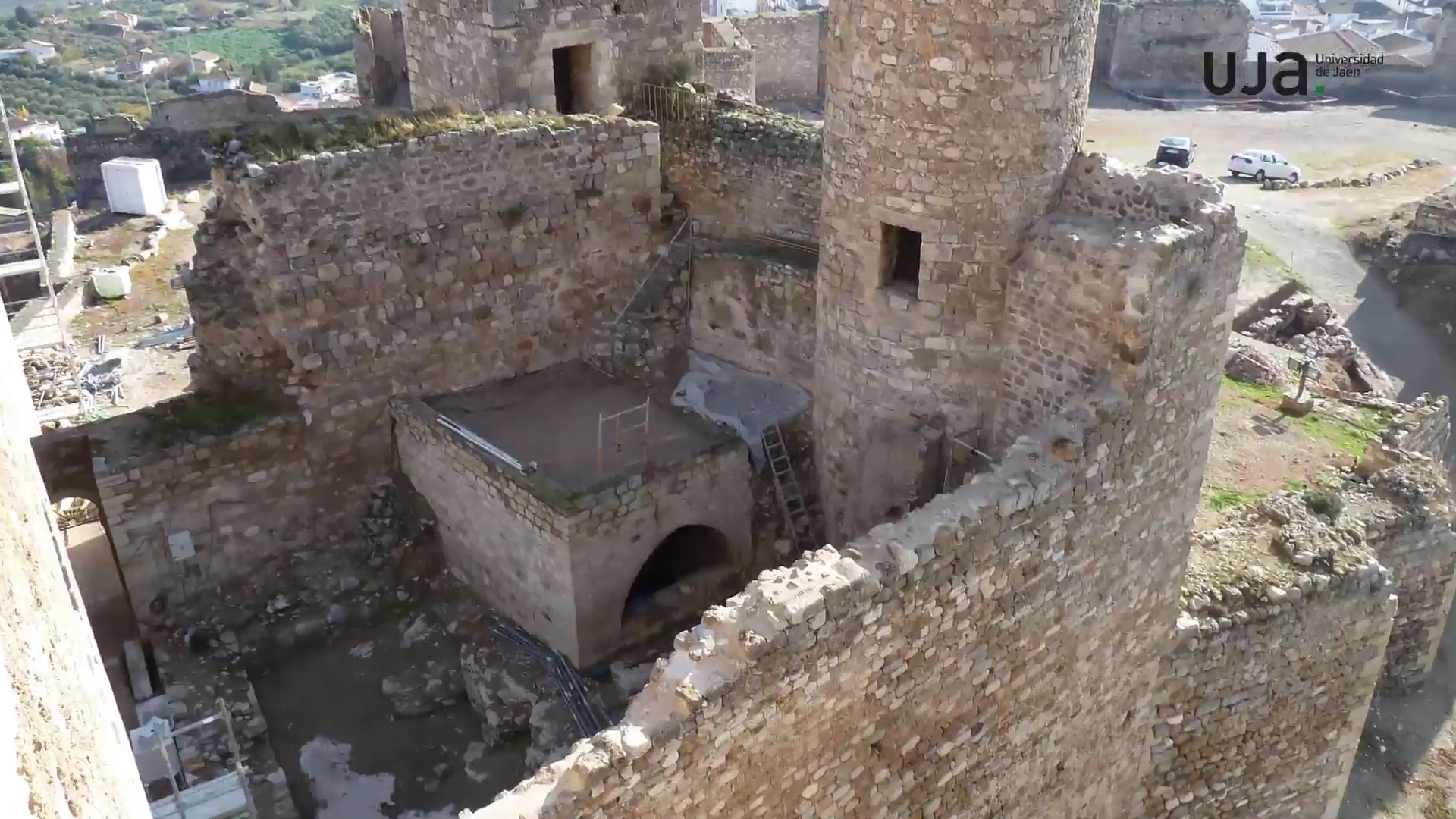 Hallan restos de una antigua fortificación iberorromana bajo el Castillo de La Guardia